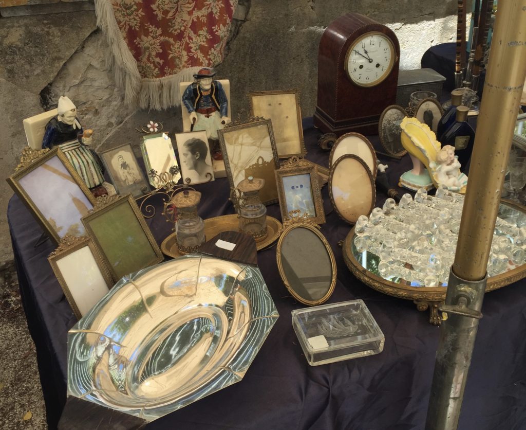 A day at the French antique market